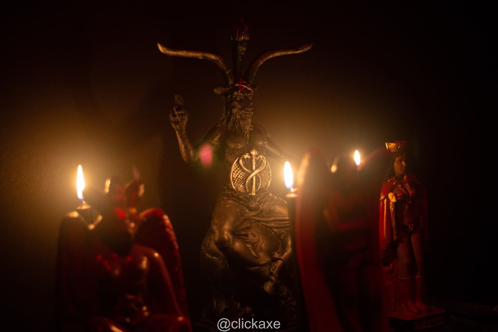 Oráculo de Exu no Templo Cova de Tiriri e Maria Padilha